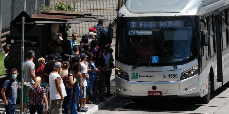 setor-de-servicos-cresce-0,6%-em-setembro;-oitavo-mes-seguido-de-alta