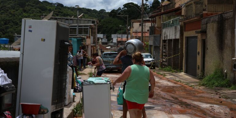 sobe-para-49-numero-de-mortos-em-juiz-de-fora-e-uba