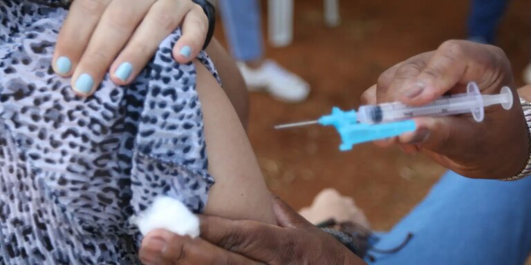 Cobertura vacinal contra HPV atinge 95,81% na capital paulista cobertura-vacinal-contra-hpv-atinge-95,81%-na-capital-paulista
