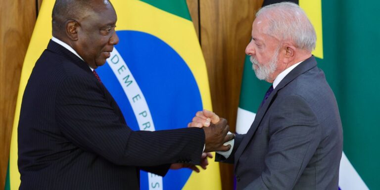 Lula cita preocupação com conflito no Irã e fala em ampliar defesa lula-cita-preocupacao-com-conflito-no-ira-e-fala-em-ampliar-defesa