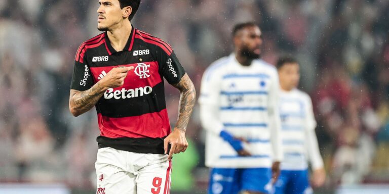 Flamengo vence Cruzeiro com gols de Pedro e Carrascal flamengo-vence-cruzeiro-com-gols-de-pedro-e-carrascal