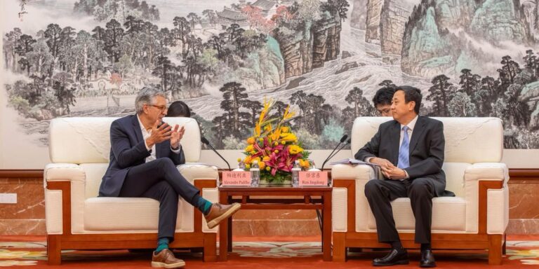 saude-busca-na-china-aliancas-para-impulsionar-servicos-de-ia-no-sus