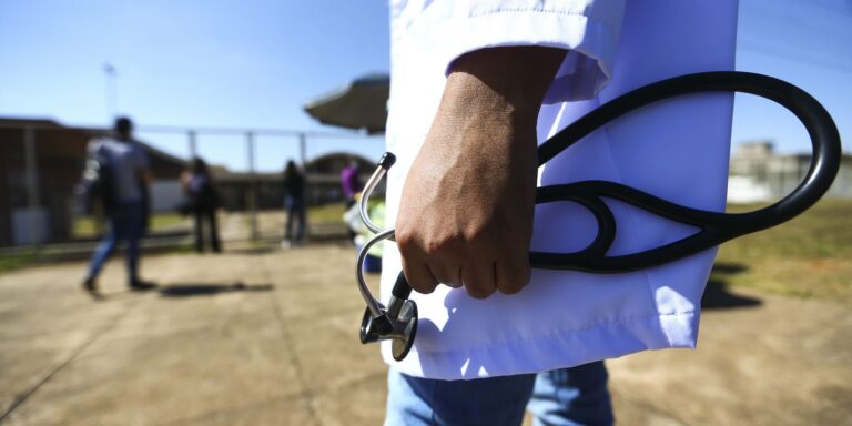 mec-pune-mais-de-50-cursos-de-medicina-por-desempenho-insuficiente