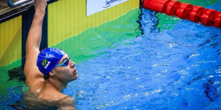 Arthur Xavier é prata nos 100m costas em competição em Barcelona arthur-xavier-e-prata-nos-100m-costas-em-competicao-em-barcelona