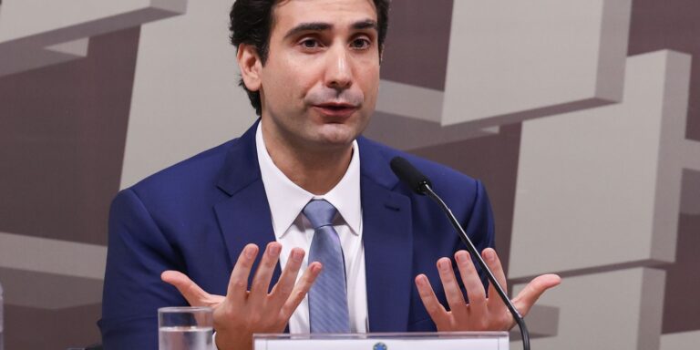 Galípolo pede aprovação de PEC que prevê mais autonomia para o BC galipolo-pede-aprovacao-de-pec-que-preve-mais-autonomia-para-o-bc
