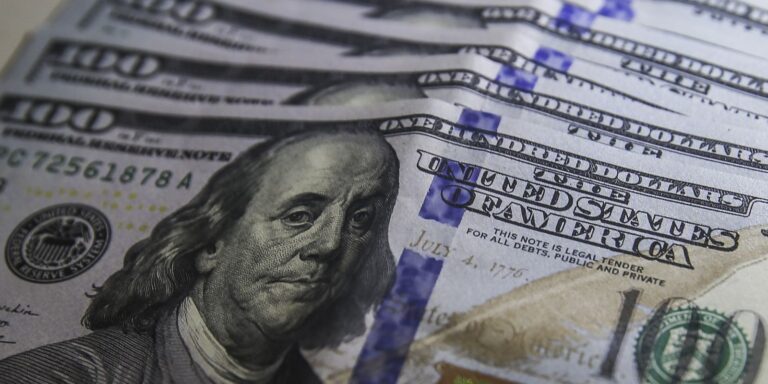 Ibovespa cai e dólar fecha estável em dia de tensão externa ibovespa-cai-e-dolar-fecha-estavel-em-dia-de-tensao-externa