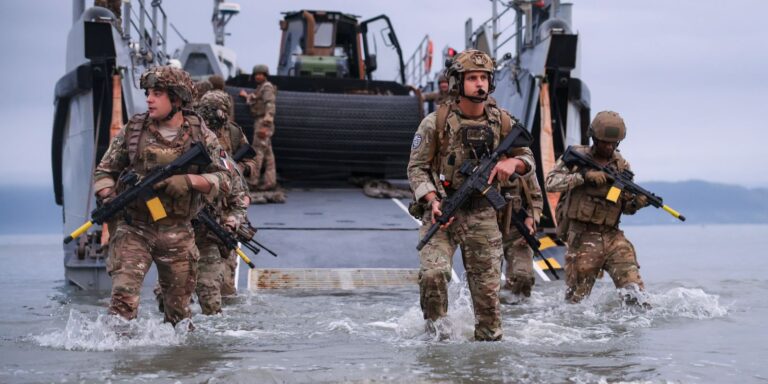 marinhas-brasileira-e-francesa-fazem-exercicio-na-costa-do-rio