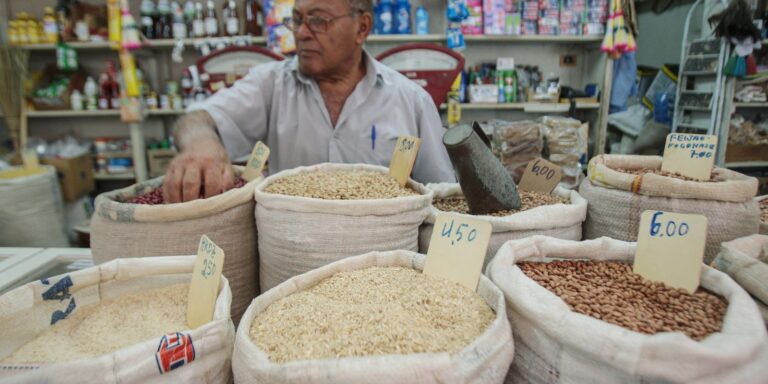 mercado-eleva-previsao-da-inflacao-para-4,89%-este-ano