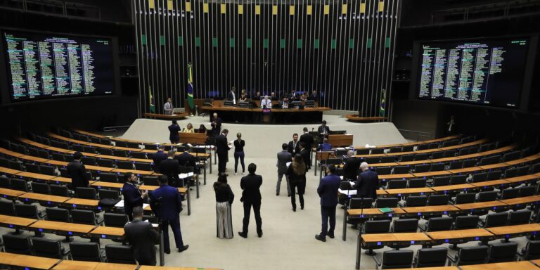 Minirreforma eleitoral reduz controle de gastos partidários; entenda minirreforma-eleitoral-reduz-controle-de-gastos-partidarios;-entenda