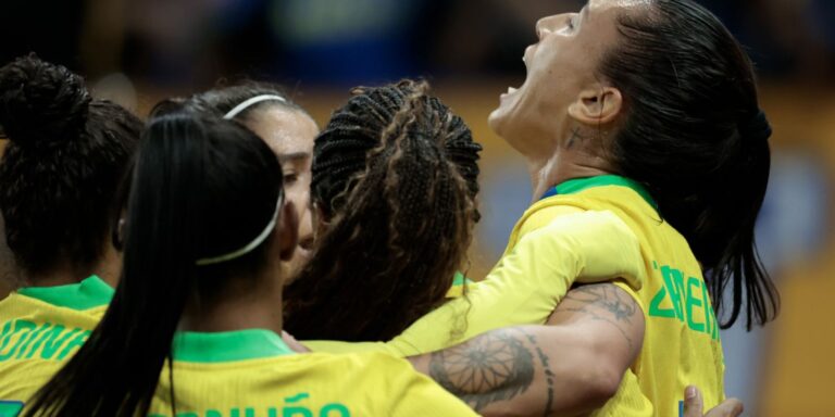 Em virada relâmpago, seleção brasileira feminina vence Estados Unidos em-virada-relampago,-selecao-brasileira-feminina-vence-estados-unidos
