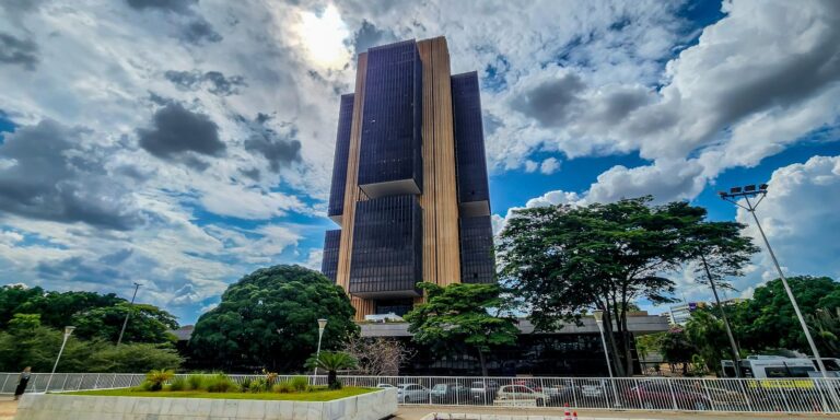 PEC no Senado facilita cooptação do Banco Central, dizem economistas pec-no-senado-facilita-cooptacao-do-banco-central,-dizem-economistas