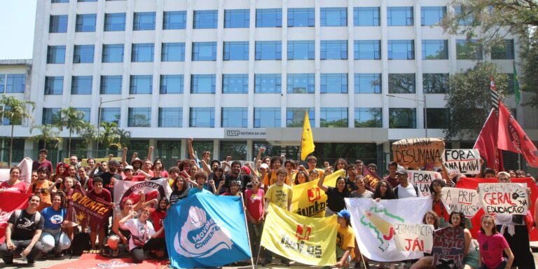 Estudantes encerram greve de quase dois meses na USP estudantes-encerram-greve-de-quase-dois-meses-na-usp