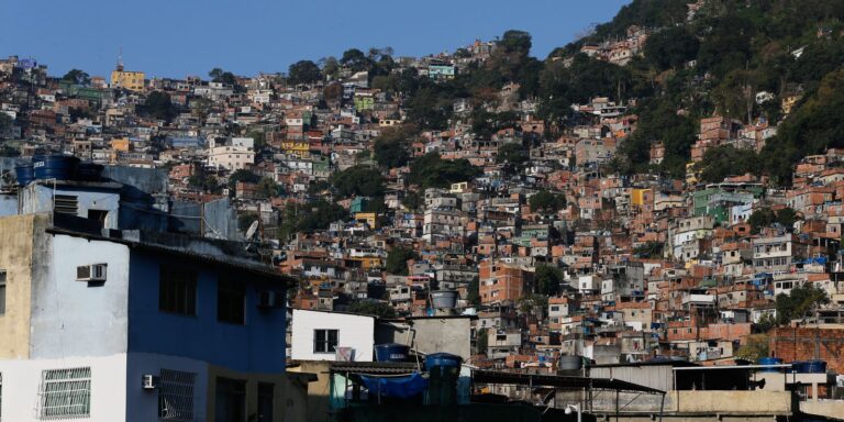 Projeto de turismo em favelas do Rio prepara rota especial para a Copa projeto-de-turismo-em-favelas-do-rio-prepara-rota-especial-para-a-copa