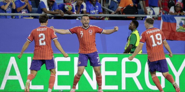 Escócia vence Haiti e vira líder do grupo do Brasil na Copa do Mundo escocia-vence-haiti-e-vira-lider-do-grupo-do-brasil-na-copa-do-mundo