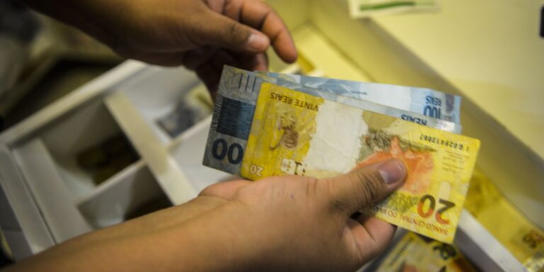 INPC, inflação usada para reajustar salários, soma 4,42% em 12 meses inpc,-inflacao-usada-para-reajustar-salarios,-soma-4,42%-em-12-meses