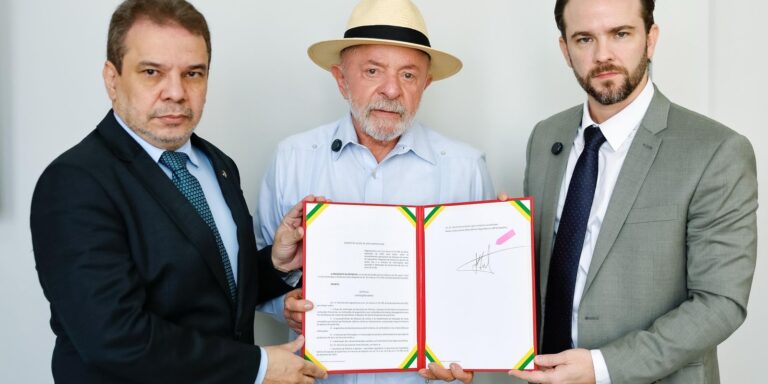 Lula assina decreto que prevê bloqueio de recursos de bets ilegais lula-assina-decreto-que-preve-bloqueio-de-recursos-de-bets-ilegais