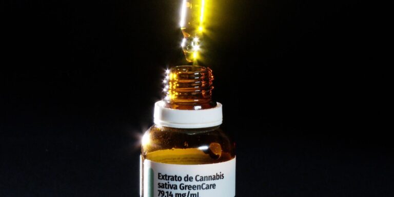 Maioria dos pacientes que importa remédios canábicos faz musculação maioria-dos-pacientes-que-importa-remedios-canabicos-faz-musculacao