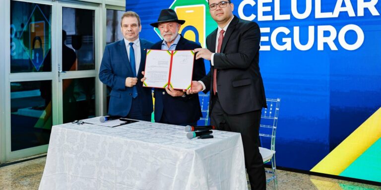 Lula cria plataforma para coibir roubos de celulares e vendas ilegais lula-cria-plataforma-para-coibir-roubos-de-celulares-e-vendas-ilegais