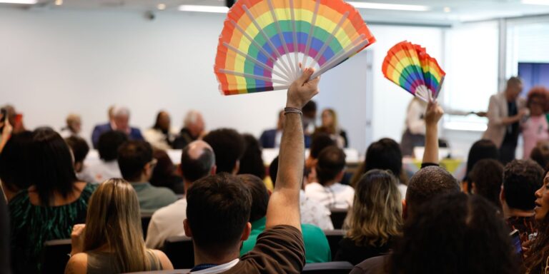Governo diz que vai acertar salários do programa Rio Sem LGBTIfobia governo-diz-que-vai-acertar-salarios-do-programa-rio-sem-lgbtifobia