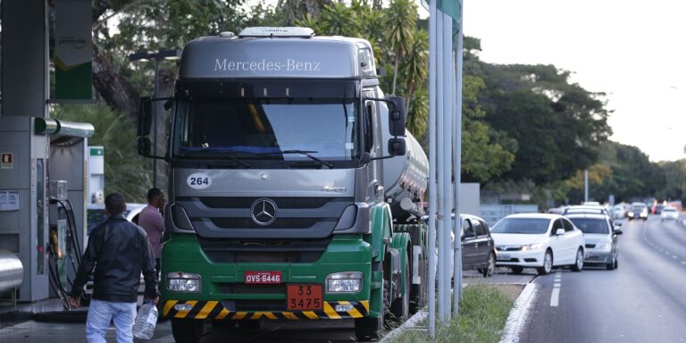Senado aprova MP com novas regras do frete mínimo rodoviário senado-aprova-mp-com-novas-regras-do-frete-minimo-rodoviario