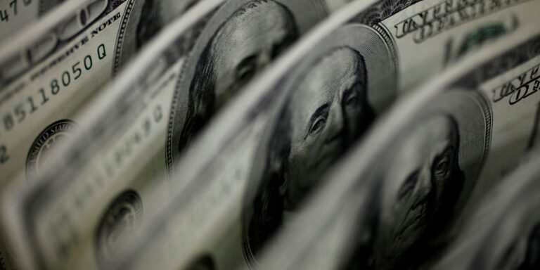 Dólar sobe para R$ 5,11, e bolsa fica estável, apesar de tensão global dolar-sobe-para-r$-5,11,-e-bolsa-fica-estavel,-apesar-de-tensao-global
