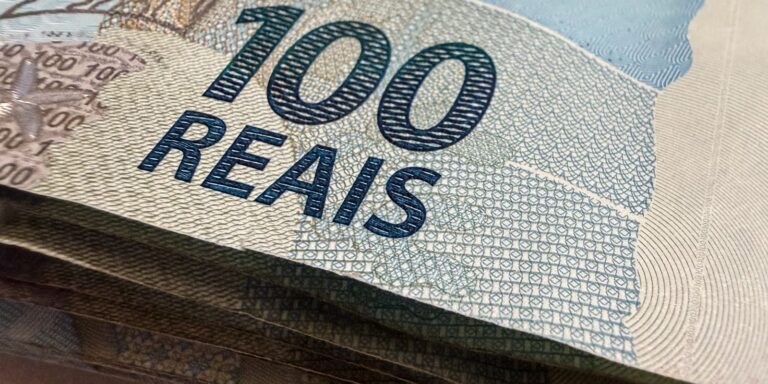 Dólar cai para R$ 5,07, menor nível em um mês; bolsa fica estável dolar-cai-para-r$-5,07,-menor-nivel-em-um-mes;-bolsa-fica-estavel