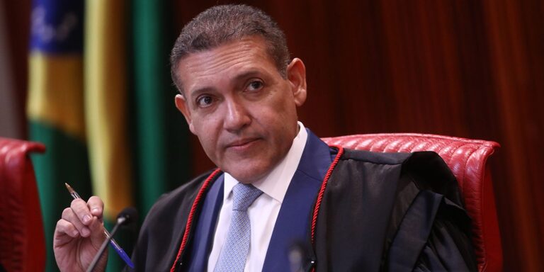 TSE terá outra reunião com embaixadores para explicar urna eletrônica tse-tera-outra-reuniao-com-embaixadores-para-explicar-urna-eletronica