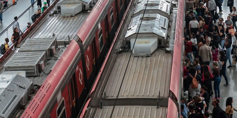 Trabalhadores das linhas 11, 12 e 13 da CPTM entram em greve trabalhadores-das-linhas-11,-12-e-13-da-cptm-entram-em-greve