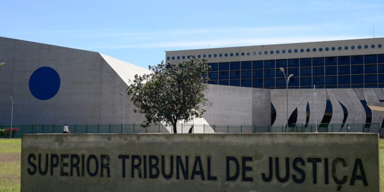 stj-condena-ministro-marco-buzzi-a-perda-de-cargo-por-crimes-sexuais