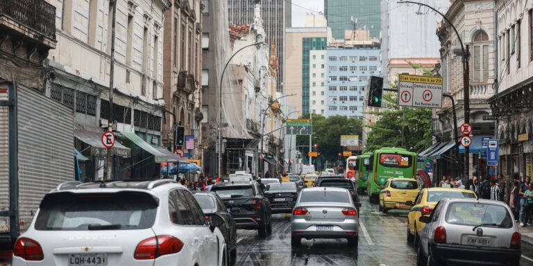Adesivo eleitoral pode levar à perda da cobertura de seguro adesivo-eleitoral-pode-levar-a-perda-da-cobertura-de-seguro