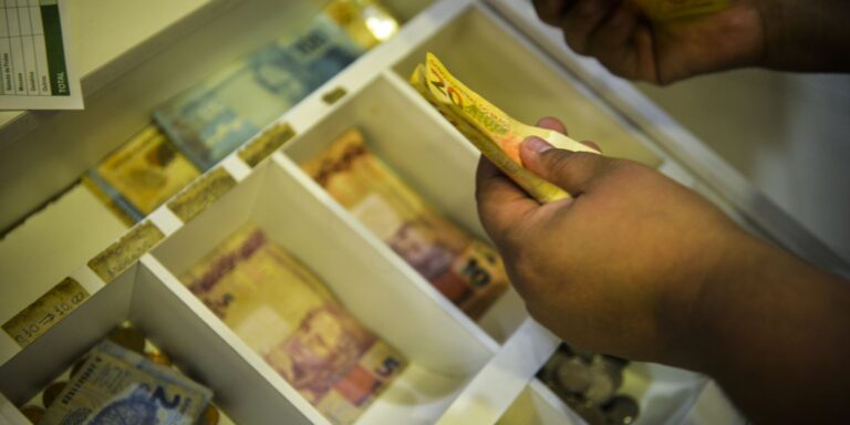 INPC tem variação negativa em agosto e soma 3,98% em 12 meses inpc-tem-variacao-negativa-em-agosto-e-soma-3,98%-em-12-meses