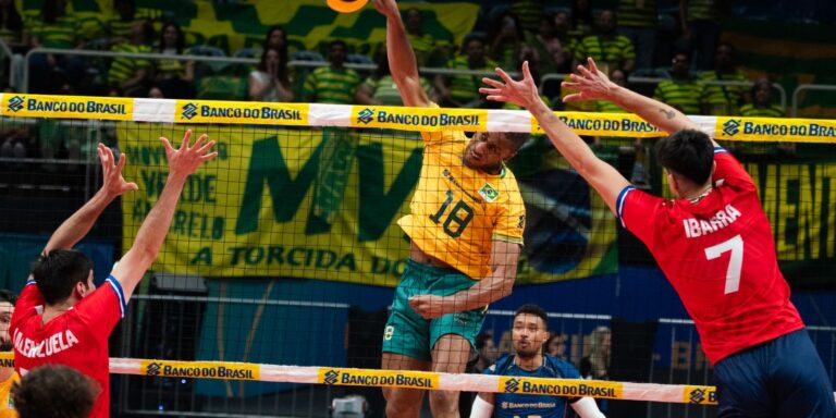 Brasil vence Chile na estreia pelo Sul-Americano de vôlei masculino brasil-vence-chile-na-estreia-pelo-sul-americano-de-volei-masculino