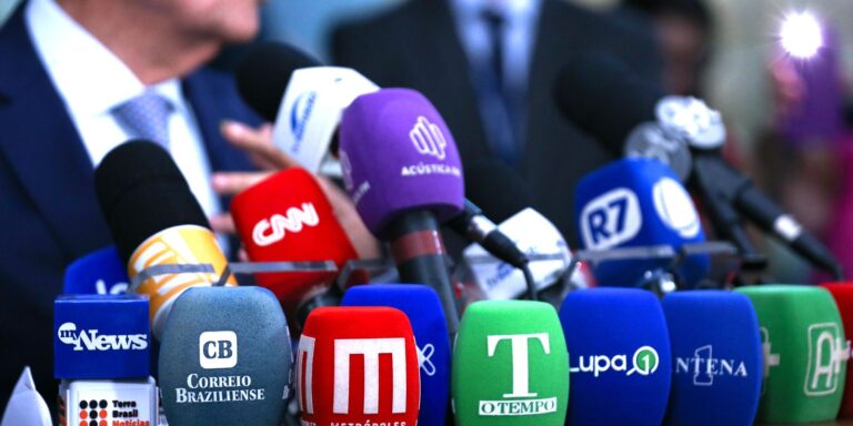 Em carta aos candidatos, Fenaj pede valorização dos jornalistas em-carta-aos-candidatos,-fenaj-pede-valorizacao-dos-jornalistas