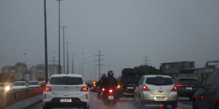ciclone-e-frente-fria-deixam-centro-sul-em-alerta-para-tempestade