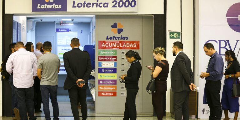 Mega-Sena sorteia prêmio acumulado em R$ 112 milhões neste domingo mega-sena-sorteia-premio-acumulado-em-r$-112-milhoes-neste-domingo