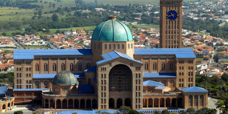 Santuário de Aparecida terá missas, consagração e procissão no feriado santuario-de-aparecida-tera-missas,-consagracao e-procissao-no-feriado