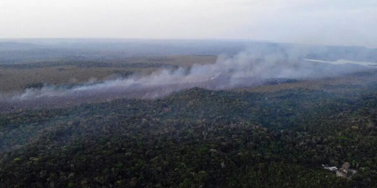 Governo intensifica reforços para combater incêndios no Pará governo-intensifica-reforcos-para-combater-incendios-no-para