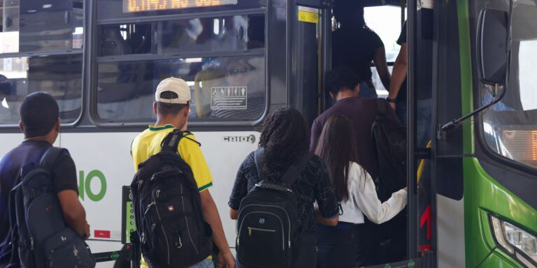 Prefeituras e estados devem garantir transporte gratuito no 2° turno prefeituras-e-estados-devem-garantir-transporte-gratuito-no-2°-turno