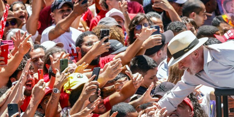 Presidente do TSE liga para Lula para parabenizar reeleição presidente-do-tse-liga-para-lula-para-parabenizar-reeleicao